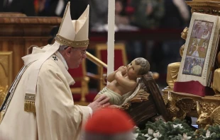 Pope Francis celebrates Mass for the Solemnity of the Epiphany in St. Peter's Basilica on Jan. 6, 2015.   Daniel Ibañez/CNA.