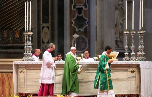 Pope Francis says Mass in St. Peter's Basilica, Oct. 5, 2014.   Lauren Cater/CNA.