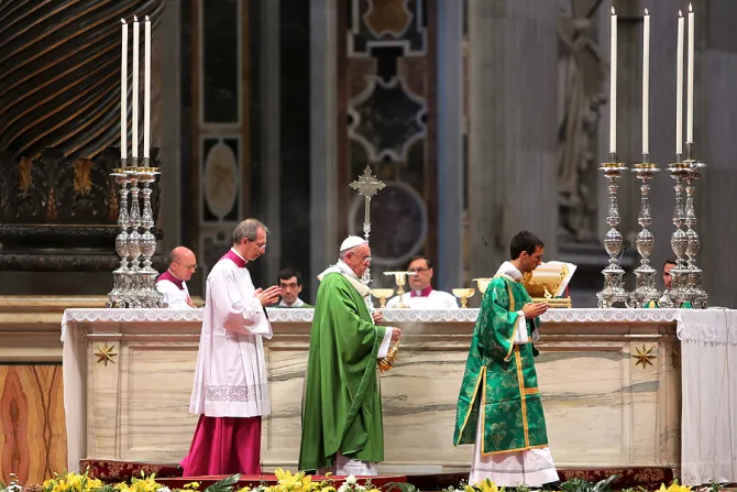 Pope Francis celebrates the opening Mass of the 2014 Extraoridinary Synod on the Family in St Peters Basilica Oct 5 2014 Credit Lauren Cater CNA 3 CNA 10 6 14