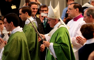 Pope Francis celebrates the opening Mass of the 2014 Extraordinary Synod on the Family in St. Peter's Basilica, Oct. 5, 2014.   Lauren Cater/CNA.