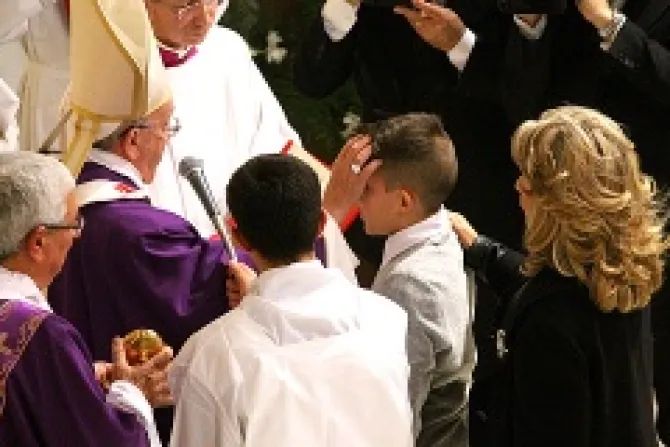 Pope Francis celebrates the sacrament of confirmation with young people Dec 1 2013 Credit Lauren Cater CNA CNA 12 2 13