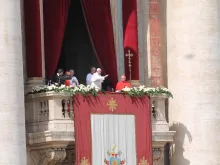 Pope Francis delivers Urbi et Orbi blessing at St Peters Basilica on March 27, 2016. 