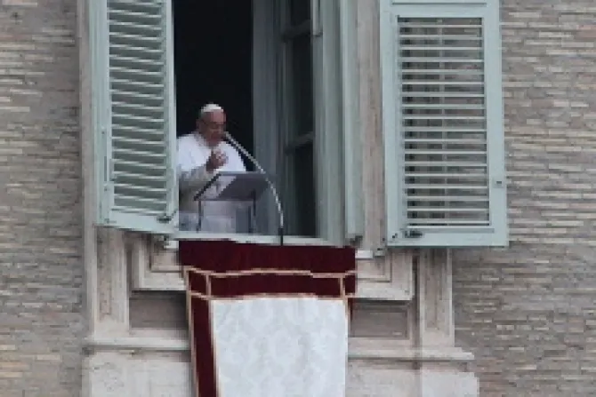 Pope Francis delivers his first Sunday Angelus on March 17 2013 Credit InterMirificanet 6 CNA Vatican 3 20 13