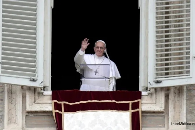 Pope Francis delivers his first Sunday Angelus on March 17 2013 Credit InterMirificanet CNA Vatican 3 20 13