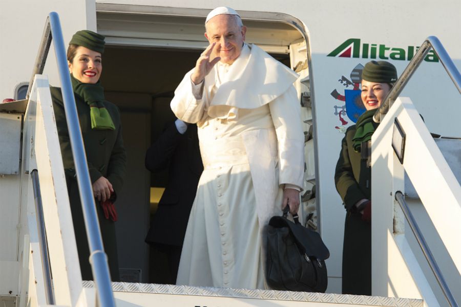 Pope Francis prepares to board the papal plane, Jan. 15, 2018. ?w=200&h=150
