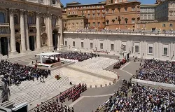 Pope Francis' encounter with the Carabinieri in St. Peter's Square, June 6, 2014. ?w=200&h=150