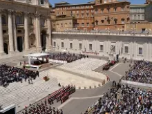 Pope Francis' encounter with the Carabinieri in St. Peter's Square, June 6, 2014. 