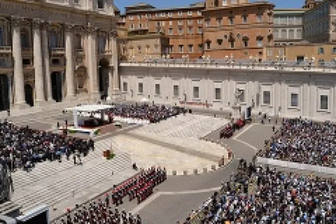 Pope Francis gives a special audience to the Carabinieri or Italian Police Force after Mass in St Peters Square  June 4 2014 Credit Daniel Ibez CNA 2 CNA 6 6 14