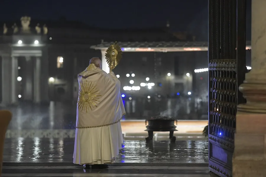 Pope Francis gives an extraordinary Urbi et Orbi blessing from the loggia of St. Peter's Basilica March 27, 2020. ?w=200&h=150
