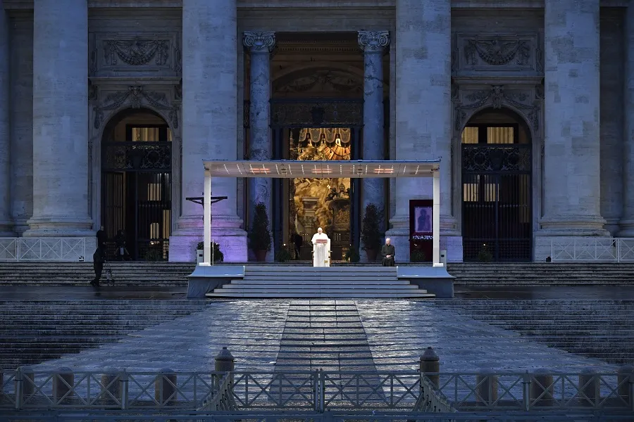 Pope Francis gives an extraordianry Urbi et Orbi blessing in St. Peter's Square, March 27, 2020. ?w=200&h=150