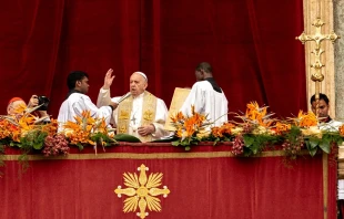 Pope Francis gives his apostolic blessing on Easter Sunday April 21, 2019.   Daniel Ibanez/CNA.