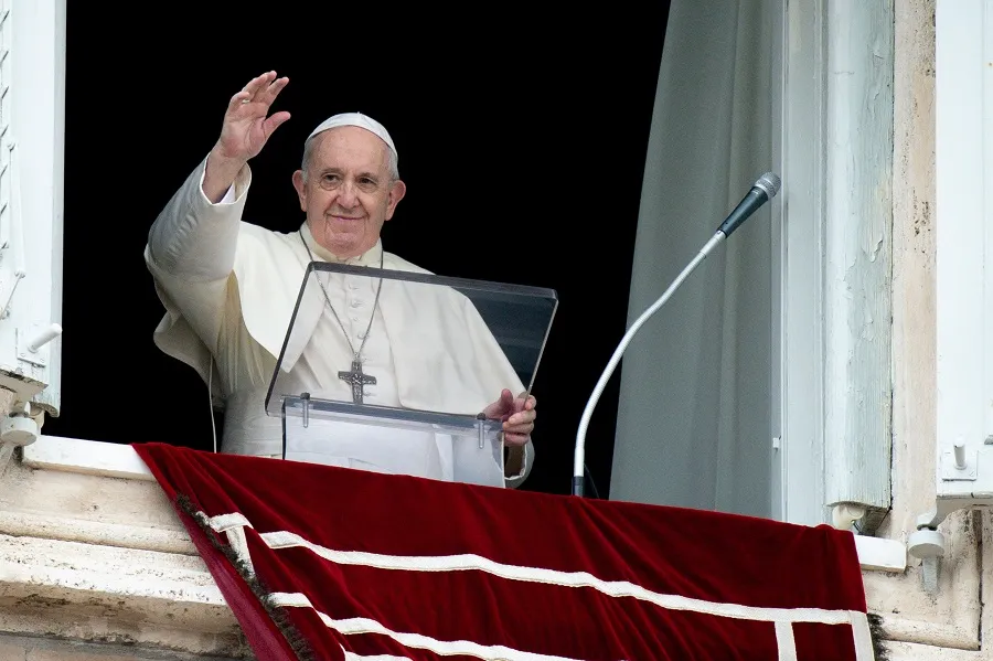 Pope Francis gives the Angelus address Aug. 30, 2020. ?w=200&h=150