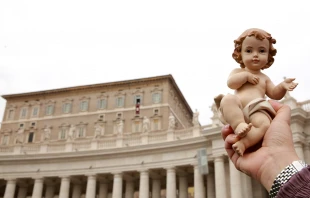 Pope Francis gives the Angelus address during Advent 2016.   Daniel Ibanez/CNA.
