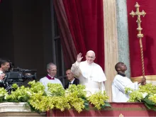 Pope Francis gives the Urbi et Orbi blessing on Easter morning April 1, 2018. 
