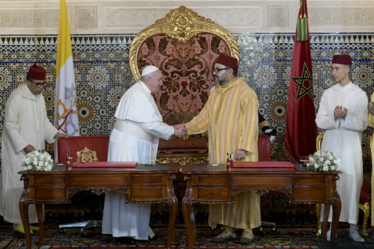 Pope Francis greets Moroccan King Mohammed VI in Rabat March 30, 2019. Credit: Vatican Media
