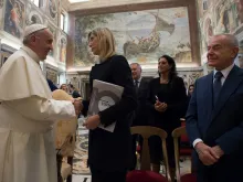 Pope Francis greets delegates of the Biagio Agnes International Journalism Award at the Vatican's Clementine Hall, June 4, 2018. 