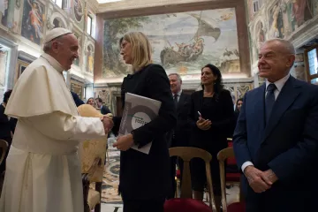 Pope Francis greets delegates of the Biagio Agnes International Journalism Award at the Vaticans Clementine Hall June 4 2018 Credit Vatican Media CNA
