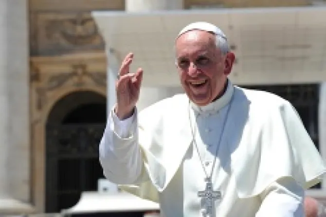 Pope Francis greets faithful at the end of the June 12 2013 general audience in St Peters Square ANSAMaurizio Brambatti