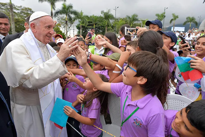 Pope Francis greets locals at the Cross of Reconciliation in the Parque de los Fundadores in Villavicencio Colombia on September 8 2017 Credit LOsservatore Romano 1 CNA