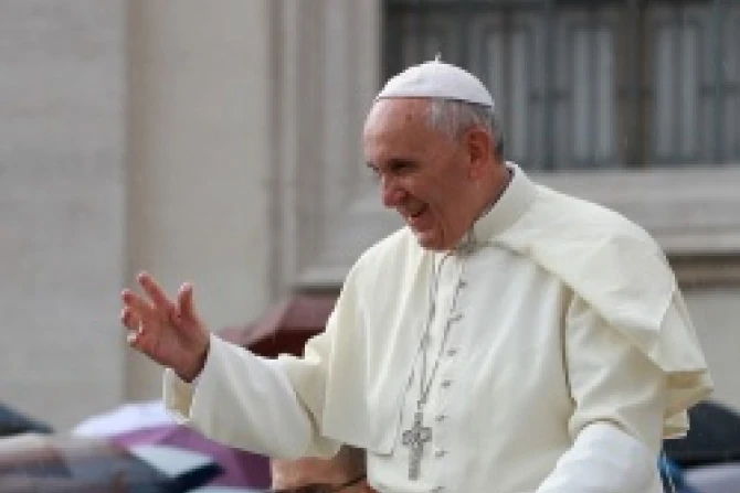 Pope Francis greets pilgrims during his Oct 9 2013 General Audience Credit Andreas Dueren CNA 