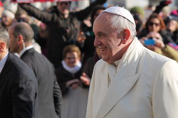 Pope Francis greets pilgrims during the Wednesday general audience on Jan 8 2014 Credit Kyle Burkhart CNA 2 CNA 1 8 14