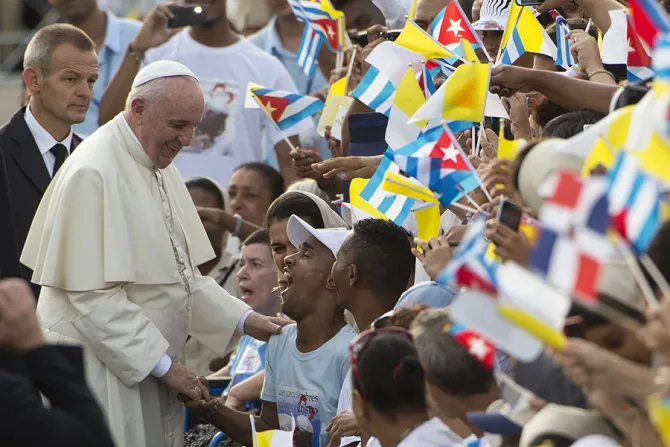 Pope Francis greets pilgrims in Havanas Revolutionary Square before Mass Sept 20 2015 Credit LOsservatore Romano CNA 9 20 15