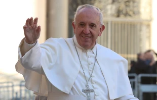 Pope Francis greets pilgrims in St. Peter's Square before his Wednesday general audience Dec. 2, 2015.   Daniel Ibañez/CNA.