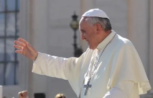 Pope Francis greets pilgrims in St. Peter's Square before the Wednesday general audience on October 2, 2013   Elise Harris/CNA