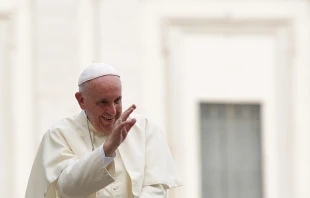 Pope Francis greets pilgrims in St. Peter's Square during the Wednesday general audience, Sept. 16, 2015.   Daniel Ibañez/CNA.