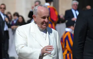 Pope Francis greets pilgrims at the General Audience held April 16, 2014.   Daniel Ibanez/CNA.