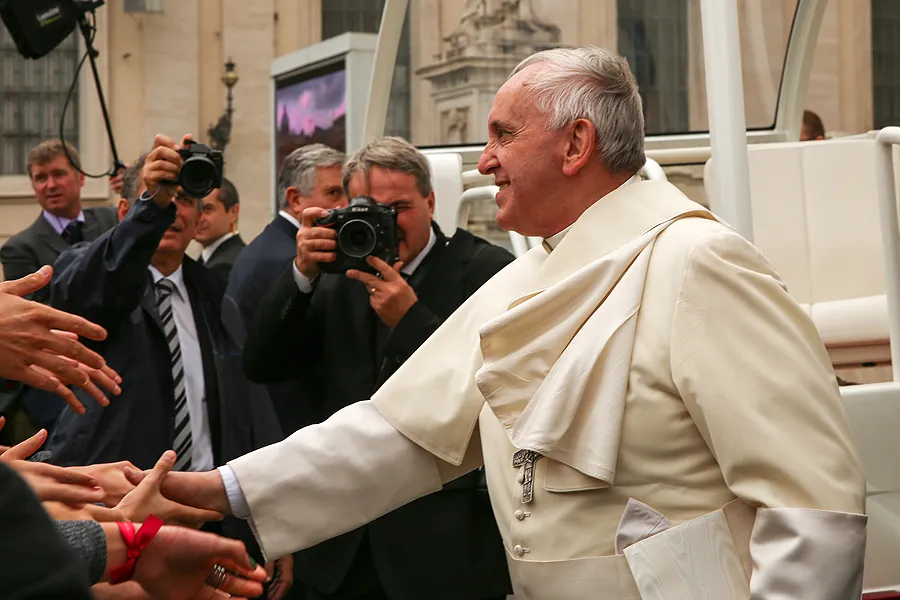 Pope Francis greets pilgrims in St. Peter's Square, Nov. 5, 2014. ?w=200&h=150