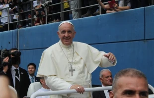 Pope Francis greets pilgrims in the World Cup Staduim of Daejeon during his Mass for the feast of the Assupmtion on Aug. 15, 2014.   Alan Holdren/CNA.