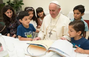 Pope Francis hosts a lunch with Syrian refugees at his residence in Vatican City, Aug. 11, 2016.   L'Osservatore Romano.