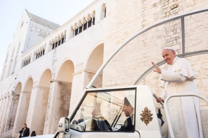 Pope Francis in Bari Italy Daniel Ibanez CNA
