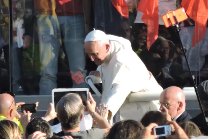 Pope Francis in Florence 1 on Nov 10 2015 Credit Daniel Ibanez CNA 11 10 15
