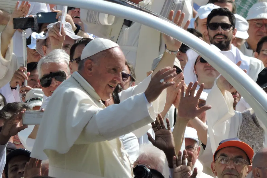Pope Francis in Turin's Piazza Vittorio June 21, 2015. ?w=200&h=150
