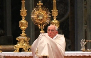 Pope Francis leads Eucharistic Adoration at St. Peter's Basilica on June 2, 2013.   Alan Holdren/CNA.
