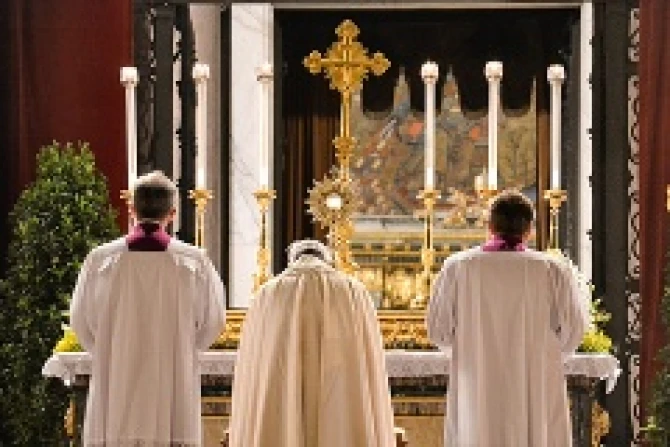 Pope Francis leads a Eucharistic procession to the Basilica of St Mary Major June 19 2014 Credit Daniel Ibez CNA 3 CNA 6 19 14