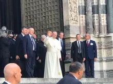 Pope Francis leaves the Cathedral of St. Lawrence in Genoa May 27, 2017. 