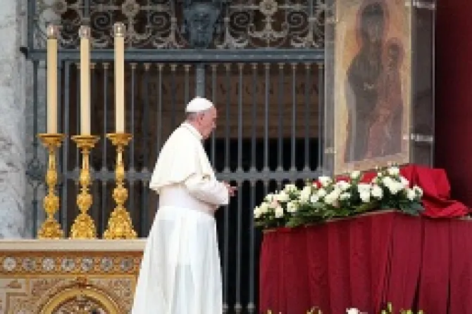 Pope Francis led a prayer vigil for peace in Syria in St Peters Square on Sept 7 2013 Credit Lauren Cater CNA 3 CNA 9 9 13