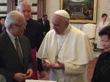 Pope Francis meets President Tony Tan Keng Yam at the Vatican, May 28, 2016. 