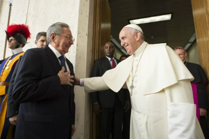 Pope Francis meets Raul Castro May 10 2015 Credit LOsservatore Romano CNA