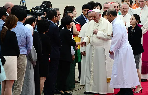 Pope Francis arrives in Seoul, South Korea August 14, 2014. ?w=200&h=150
