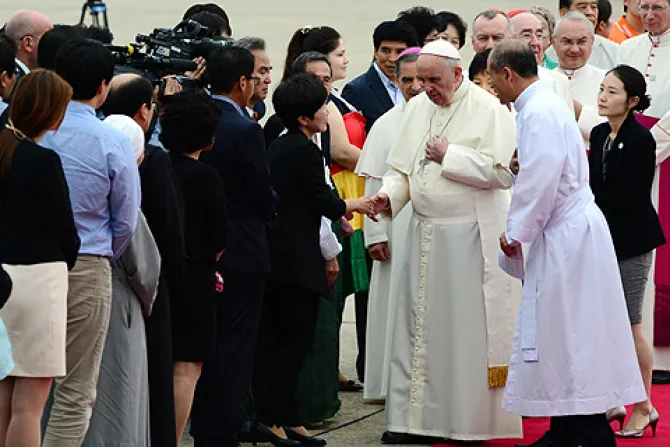 Pope Francis meets relatives of victims of the Sewol ferry accident in Seoul Aug 14 2014 Credit Preparatory Committee for the Visit of Pope Francisco to Korea CNA 8 14 14