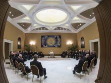 Pope Francis meets with 34 Chilean bishops in Vatican city, May 15, 2018. 