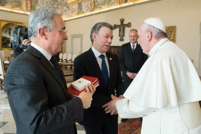 Pope Francis meets with Colombian senator Alvaro Uribe L and president Juan Manuel Santos C at the Vatican Dec 16 2016 CreditLOR CNA