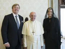 Pope Francis meets with King Willem-Alexander and Queen Máxima of the Netherlands at the Vatican June 22, 2017. 