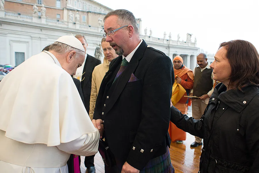 Pope Francis meets with Mike Haines and Barbara Henning, relatives of aid workers killed by the Islamic State. ?w=200&h=150