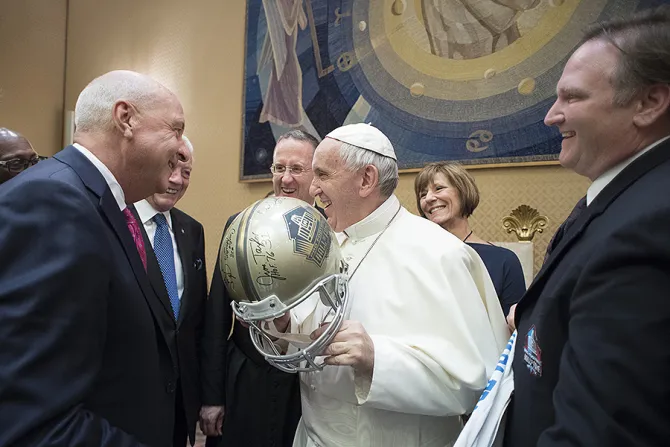 Pope Francis meets with NFL Hall of Fame group in Vatican City on June 21 2017 Credit LOsservatore Romano 1 CNA