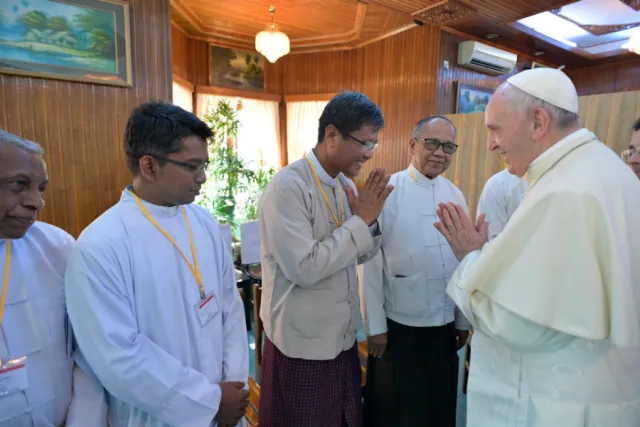 Pope Francis meets with religious leaders in Burma Nov. 28, 2017. Credit: L'Osservatore Romano.